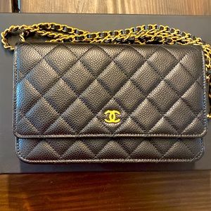 Chanel Caviar Wallet on Chain
